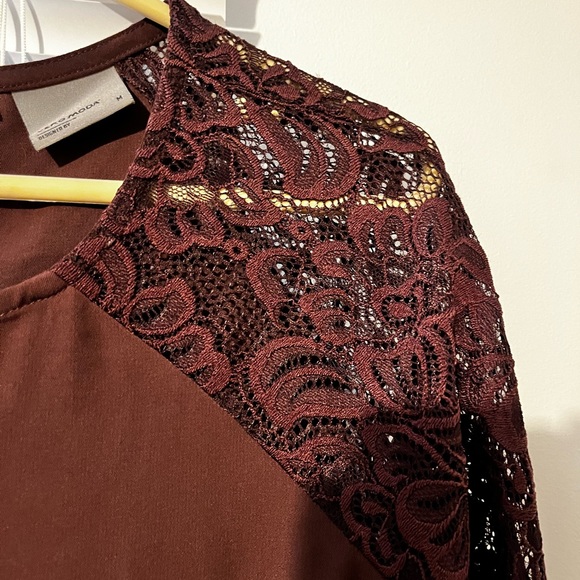 Vero Moda Long Sleeve Blouse w Floral Lace Sleeves - Picture 5 of 6